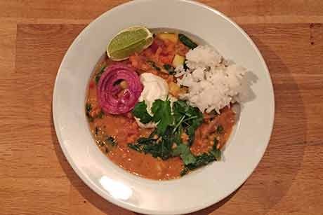 Indisches Zucchini-Linsendal