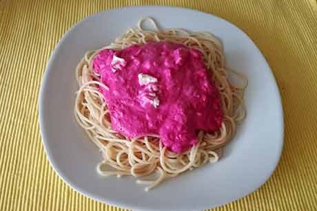 Dinkelspaghetti mit roter Sauce