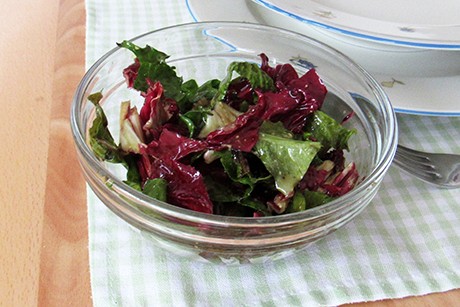 Winterblattsalat in steirischer Vinaigrette