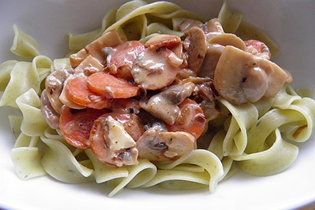 Nudeln mit Champignon-Gorgonzola-Soße