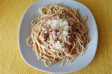Spaghetti mit Schinken-Käsesauce