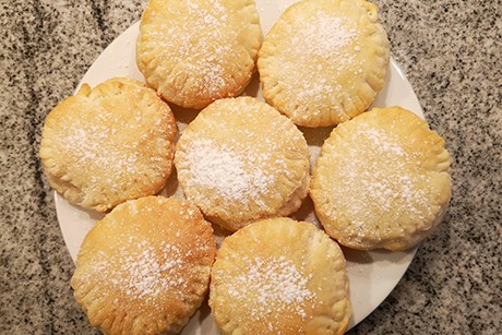 Blätterteigkrapfen mit Marmelade
