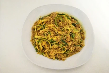 Reis mit Zucchinispaghetti