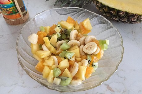 Obstsalat a la Cuba Libre