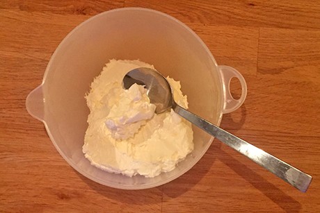 Weiße Baiser-Buttercreme