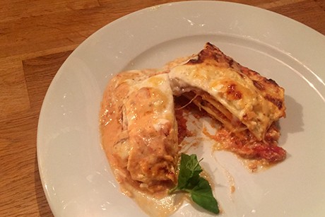 Cremige Lasagne auf Paprikabasis