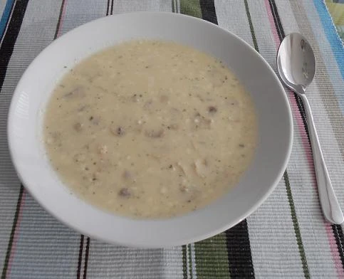 Knoblauchsuppe mit Schafsk&auml;se