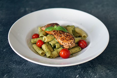 Pestonudeln mit Lachs