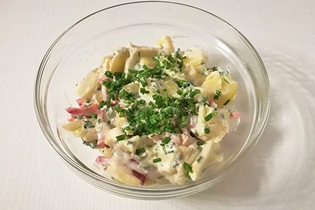 Kartoffelsalat mit Sauerrahm