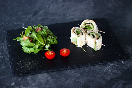 Schinkenröllchen mit Rucola-Frischkäse-Fülle