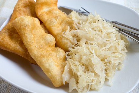 Blattl Kiachl mit Sauerkraut