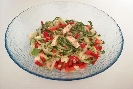 Bunter Salat mit Mozzarella