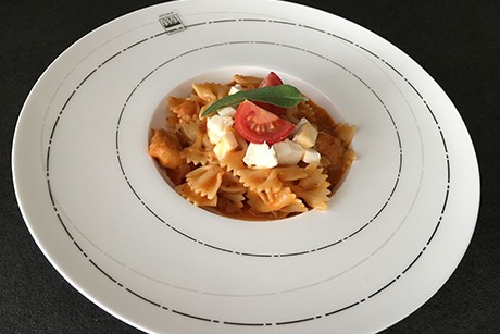Farfalle mit Garnelen und Mozzarella