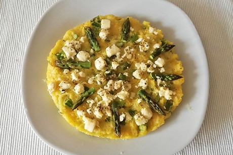 Polenta-Quiche mit grünem Spargel
