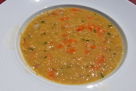 Linsensuppe mit roten Linsen