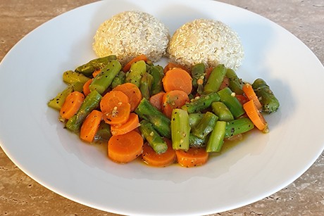Spargel-Karotten mit Quinoa