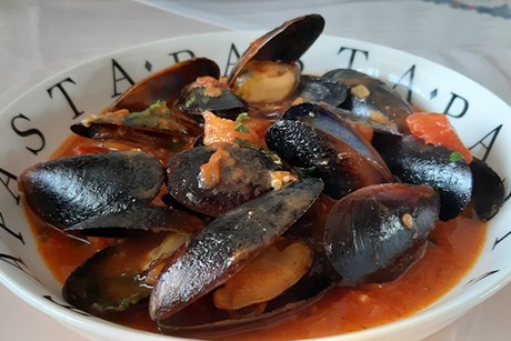 Miesmuscheln in Tomatensauce