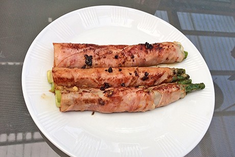 Spargel im Schinkenmantel