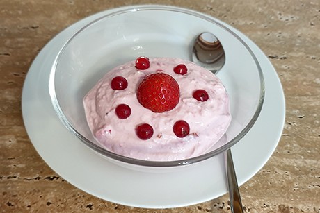 Beerentopfendessert