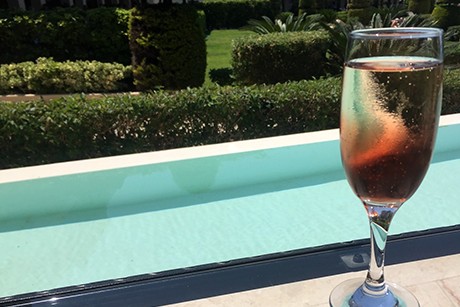 Leichter Kir Royal mit Prosecco