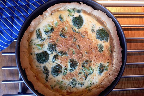 Schnelle Broccoli-Käse-Quiche