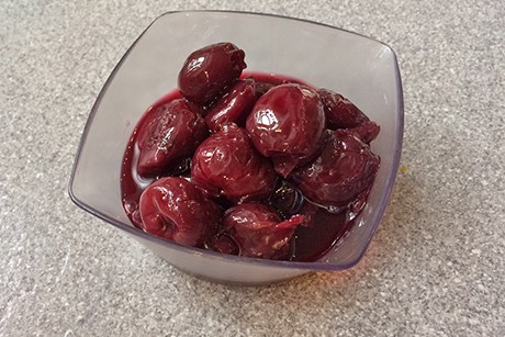 Kirschen mit Prosecco