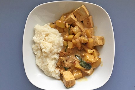 Tofu-Ananas-Zucchini-Curry