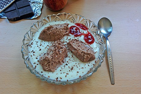 Schoko-Joghurt-Eisdessert