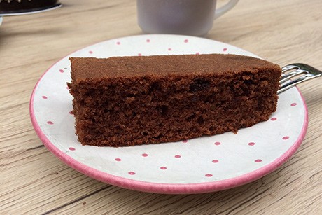 Schokoladekuchen mit Nüssen