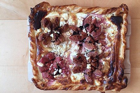 Pikante Feigentarte mit Schafkäse