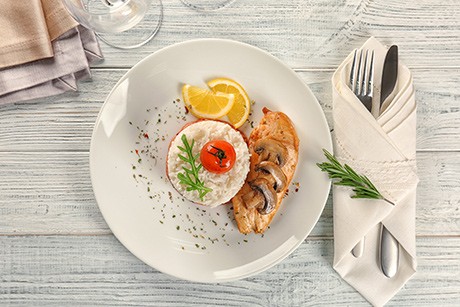 Gebratene Hühnerbrust mit Pilzen
