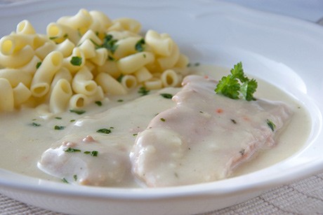 Saftschnitzel mit Hörnchen