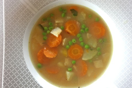 Omas Gemüsesuppe