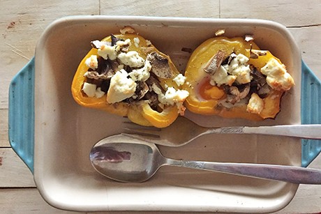 Brunchpaprika mit Champignons und Feta