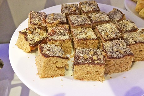 Gewürz-Haselnuss-Kuchen