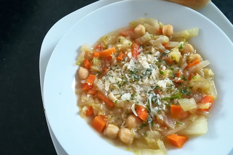 Einfache Gemüsesuppe