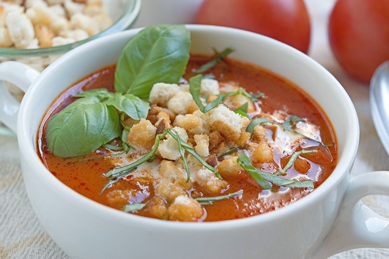 Tomatencremesuppe mit Brotwürfel