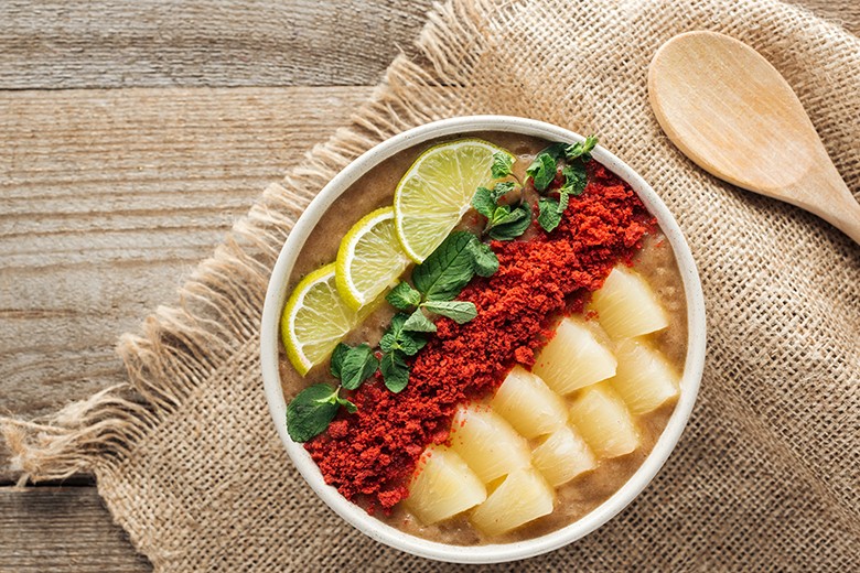 Smoothie Bowl mit Ananas