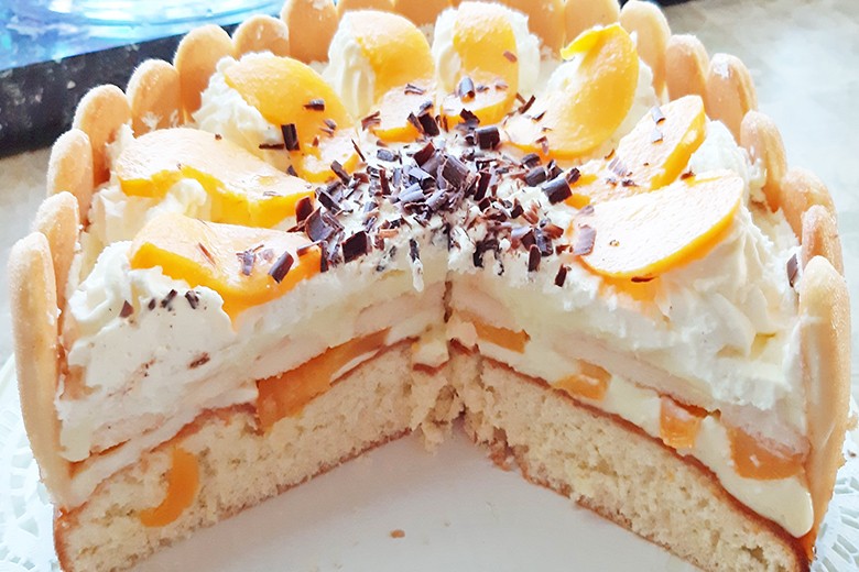 Pfirsichtorte mit Biskotten