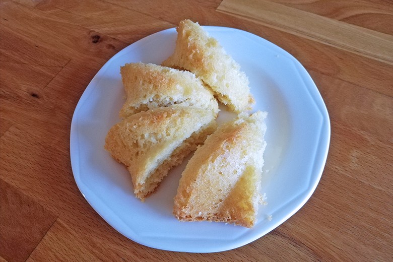 Ölkuchen mit Kokosraspel
