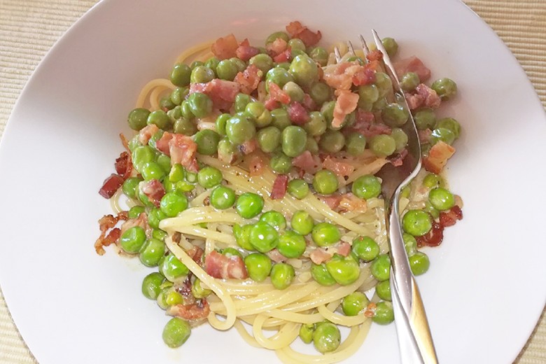 Erbsen-Speck-Nudeln