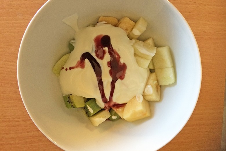 Obstsalat mit Sirup
