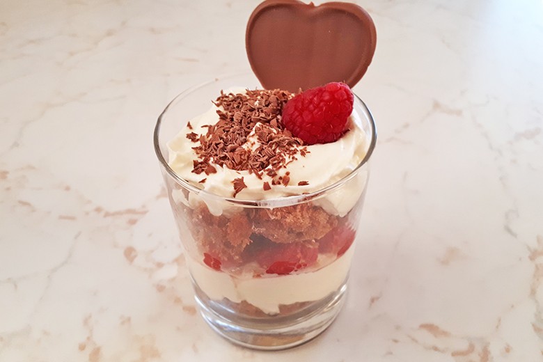 Himbeer-Schoko-Schichtdessert