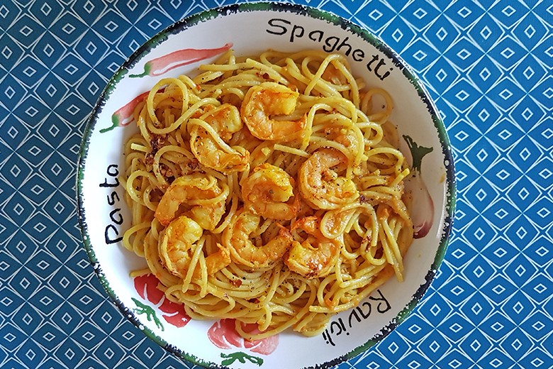 Spaghetti mit Curry-Garnelen
