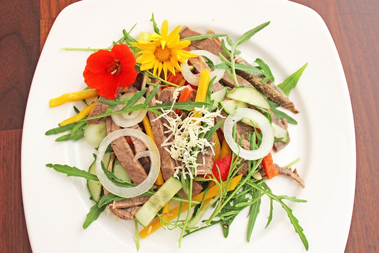 Rindfleischsalat mit Rucola