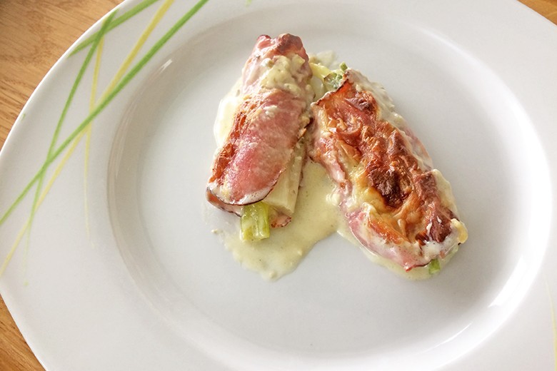 Frühlingszwiebel mit Gorgonzola