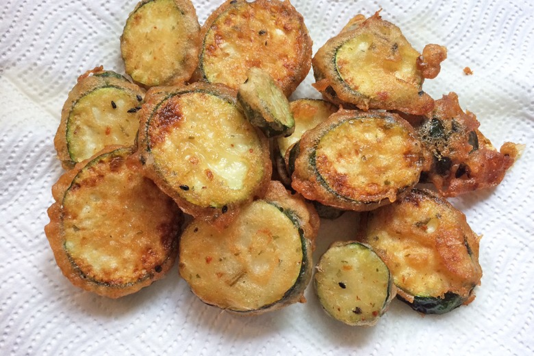 Zucchini in Gewürz-Tempurateig
