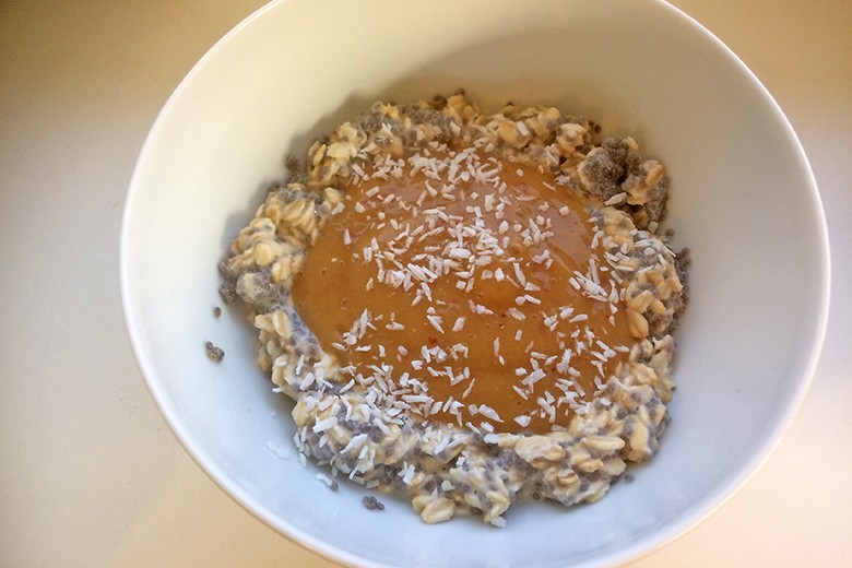Müsli mit Pfirsichcreme