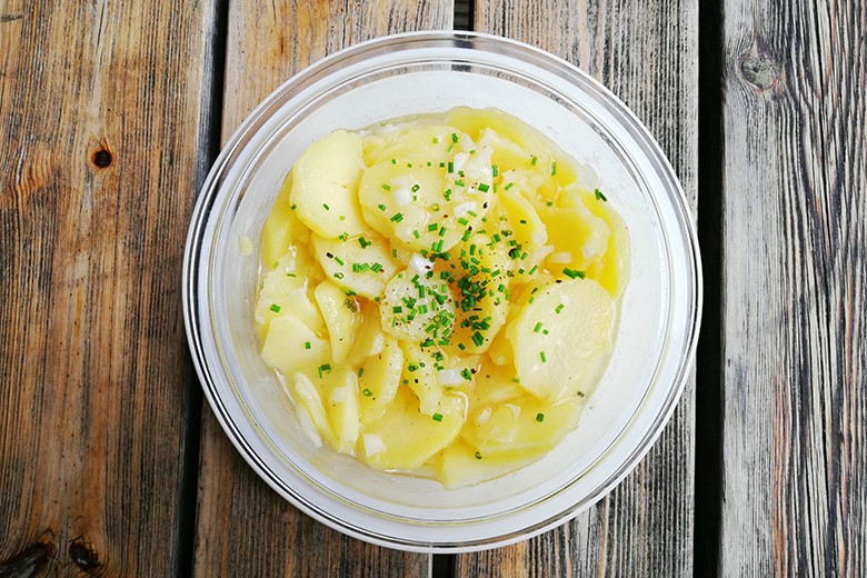 Erdäpfelsalat mit kaltgepresstem Rapsöl