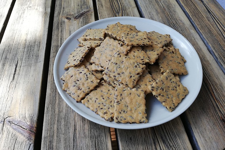 Salzige Leinsamencracker